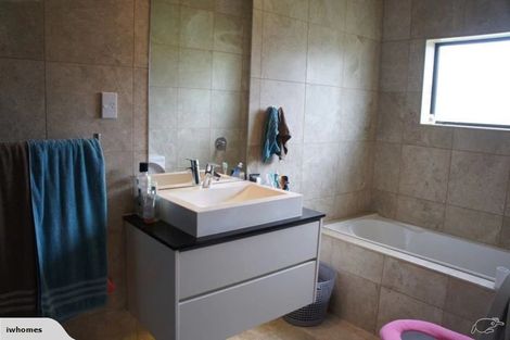 Photo of property in 86 Tiriwa Drive, Massey, Auckland, 0614