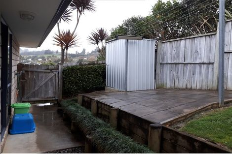 Photo of property in 14 Te Kauri Place, Helensville, 0800