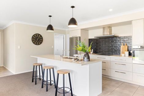 Photo of property in 98 Penetaka Heights, Pyes Pa, Tauranga, 3112