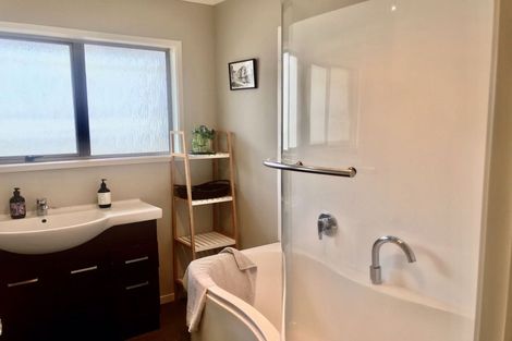 Photo of property in 101 Glenmore Road, Sunnyhills, Auckland, 2010