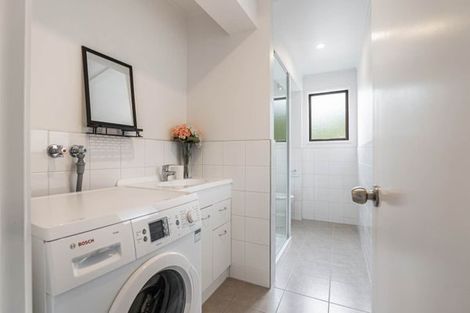 Photo of property in 21 Homewood Place, Chatswood, Auckland, 0626