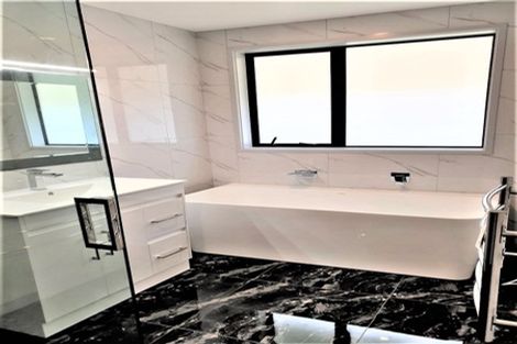 Photo of property in 3 Frederick Place, Whalers Gate, New Plymouth, 4310