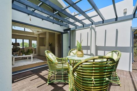 Photo of property in 37a Parr Terrace, Castor Bay, Auckland, 0620