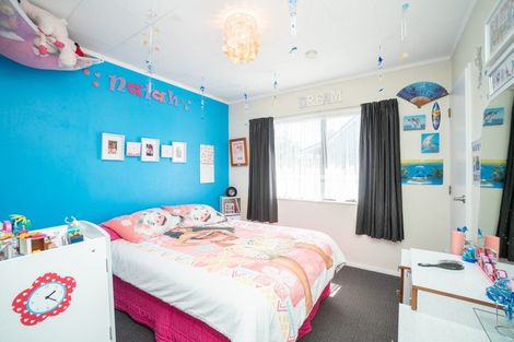 Photo of property in 46 Raglan Avenue, Cloverlea, Palmerston North, 4412