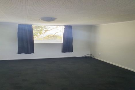 Photo of property in 1/177 Glenfield Road, Hillcrest, Auckland, 0627