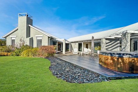 Photo of property in 26 Montgomery Crescent, Kinloch, Taupo, 3377