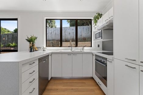 Photo of property in 41 Shandon Road, Vauxhall, Dunedin, 9013