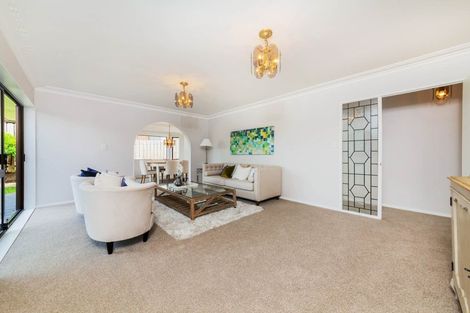 Photo of property in 84 Mirrabooka Avenue, Botany Downs, Auckland, 2010