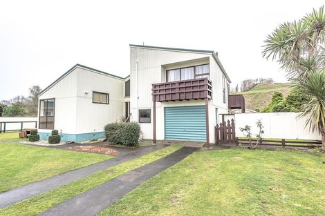 Photo of property in 8 Ash Place, Aramoho, Whanganui, 4500