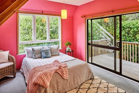 Photo of property in 88 Airlie Road, Plimmerton, Porirua, 5026