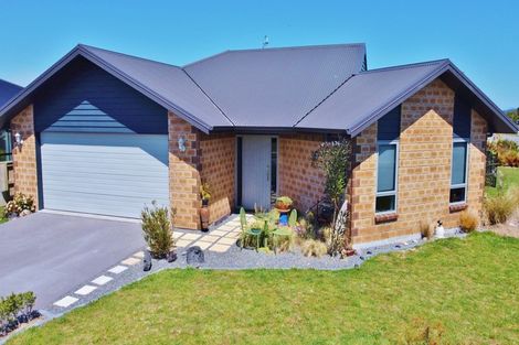 Photo of property in 17 Huka Heights Drive, Rangatira Park, Taupo, 3330