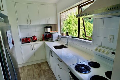 Photo of property in 2/17 Paris Place, Birkenhead, Auckland, 0626