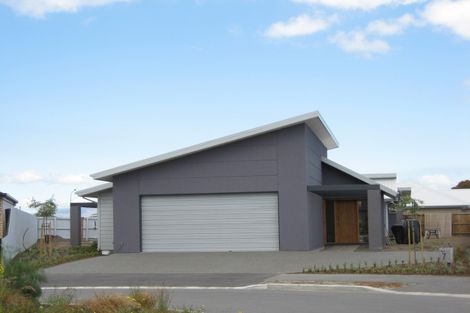 Photo of property in 7 Corsican Grove, Parklands, Christchurch, 8083