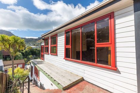 Photo of property in 13 Hawkhurst Road, Lyttelton, 8082