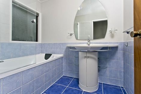 Photo of property in 13 Santiago Crescent, Unsworth Heights, Auckland, 0632