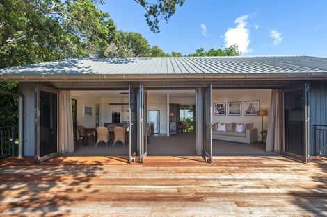 Photo of property in 49 Mount Avenue, Pauanui, Hikuai, 3579