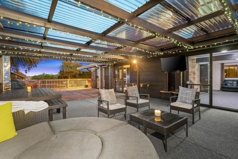 Photo of property in 486 Richardson Road, Mount Roskill, Auckland, 1041