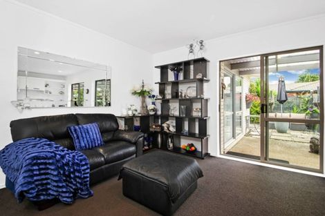 Photo of property in 6 Lushington Place, Huntington Park, Auckland, 2013