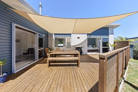 Photo of property in 5d Tui Grove, Oakura, 4314