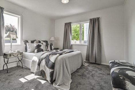 Photo of property in 34 Middle Road, Havelock North, 4130