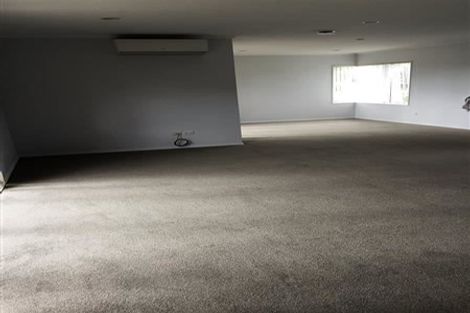 Photo of property in 30 Suncrest Drive, West Harbour, Auckland, 0618