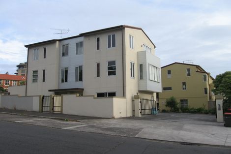 Photo of property in 6f Carlton Gore Road, Grafton, Auckland, 1023