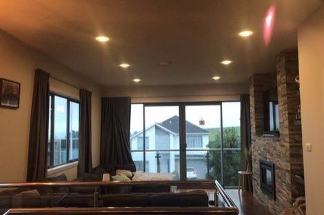 Photo of property in 70 Headland Drive, Long Bay, Auckland, 0630