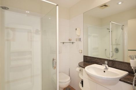 Photo of property in The Sands Apartments, 10/47 The Strand, Takapuna, Auckland, 0622