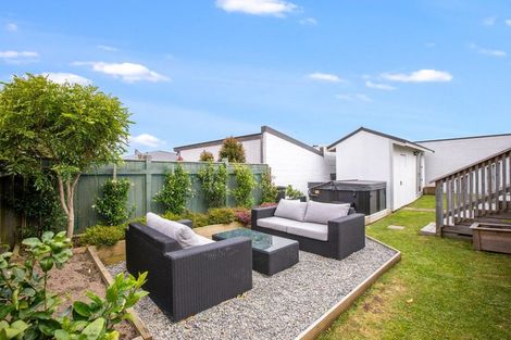 Photo of property in 23 Cara Crescent, Paparangi, Wellington, 6037