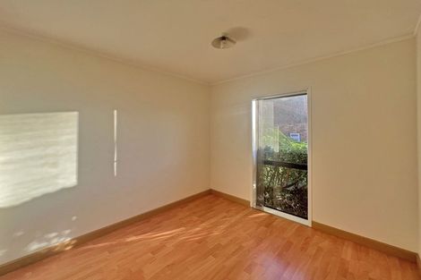 Photo of property in 20b Kallaroo Place, Botany Downs, Auckland, 2010