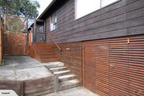 Photo of property in 2/11 Firle Place, Green Bay, Auckland, 0604