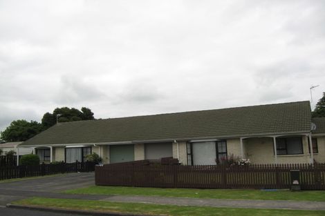 Photo of property in 2/26 Walter Strevens Drive, Conifer Grove, Takanini, 2112