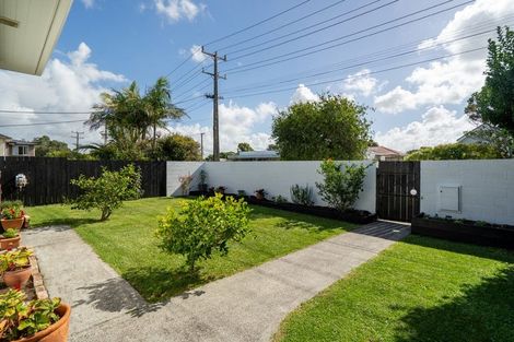 Photo of property in 1/58 Eversleigh Road, Belmont, Auckland, 0622