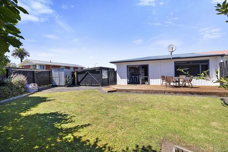 Photo of property in 15a Naumai Place, Spotswood, New Plymouth, 4310