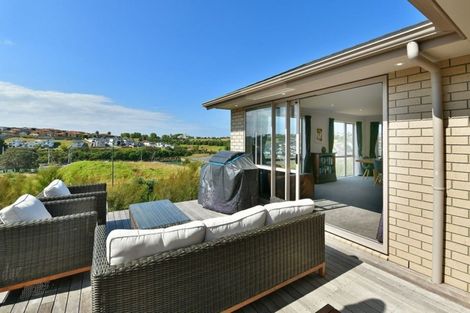 Photo of property in 8 Resolution Drive, Gulf Harbour, Whangaparaoa, 0930