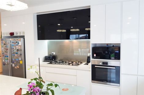 Photo of property in 20 Drumbuoy Drive, Flat Bush, Auckland, 2019