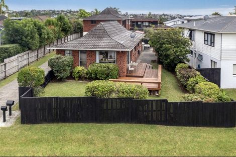 Photo of property in 1/26 Hyde Road, Rothesay Bay, Auckland, 0630