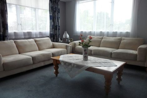 Photo of property in 8 Athena Drive, Totara Vale, Auckland, 0629