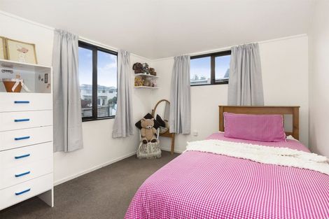 Photo of property in 5 The Haven, Whitby, Porirua, 5024