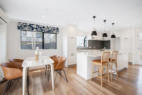 Photo of property in 1/7 Leiden Place, Totara Vale, Auckland, 0629