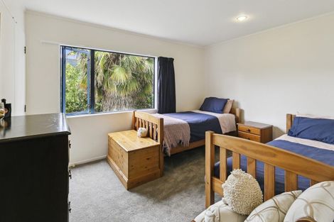 Photo of property in 21 Court Road, Tawa, Wellington, 5028