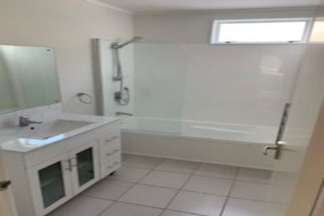 Photo of property in 1/10 Newstead Avenue, Browns Bay, Auckland, 0632