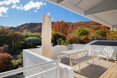 Photo of property in 13 Argyle Place, Arrowtown, 9302