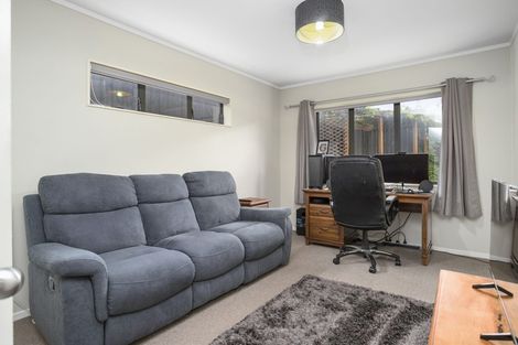 Photo of property in 34 Cyclamen Road, Mangere, Auckland, 2022