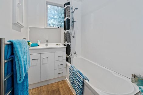 Photo of property in 64 Wirihana Road, Titirangi, Auckland, 0604