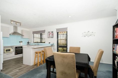 Photo of property in 21 View Ridge Drive, Ranui, Auckland, 0612