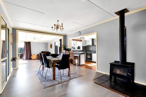 Photo of property in 10 Tauranga-a-ika Street, Manaia, 4612