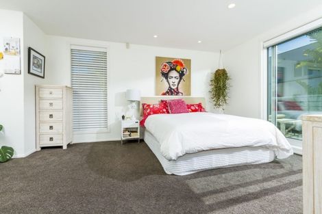 Photo of property in 31 Beach Road, Castor Bay, Auckland, 0620
