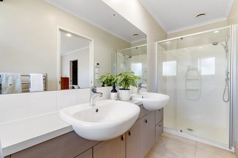 Photo of property in 51 William Gamble Drive, Greenhithe, Auckland, 0632