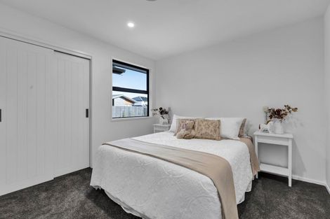 Photo of property in 6 Oliver O'leary Way, Westown, New Plymouth, 4310